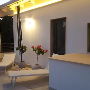 B&B DEL CORSO - Foggia - AMBIENTE SANIFICATO CON GENERATORE DI OZONO E LAMPADE GERMICIDA AD OZONO PER LA DISINFEZIONE DI ARIA E AMBIENTI - Parcheggio Custudito a pagamento - Netlifix TV